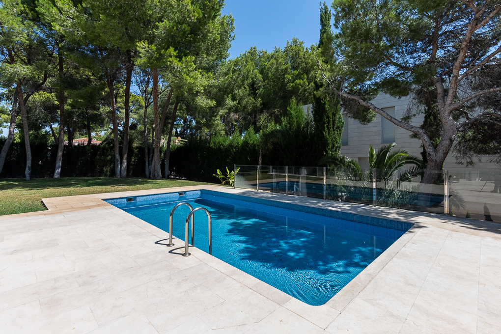 Luxury villa in El Bosque