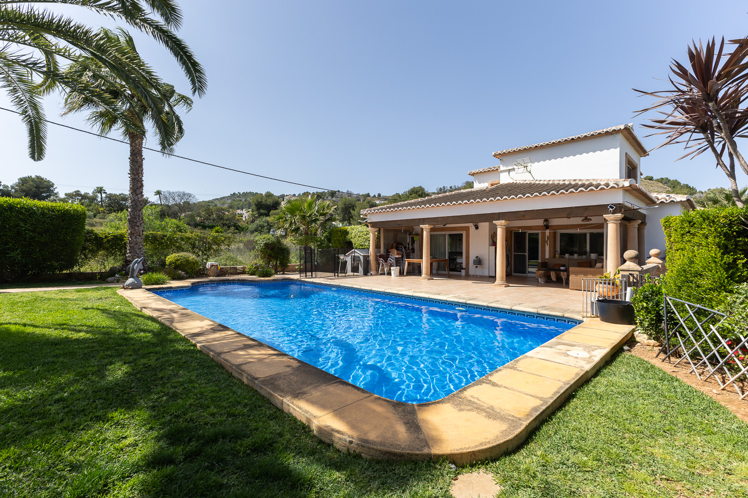Exclusive Mediterranean Villa in Javea with Pool, 6 bedrooms and guest apartment