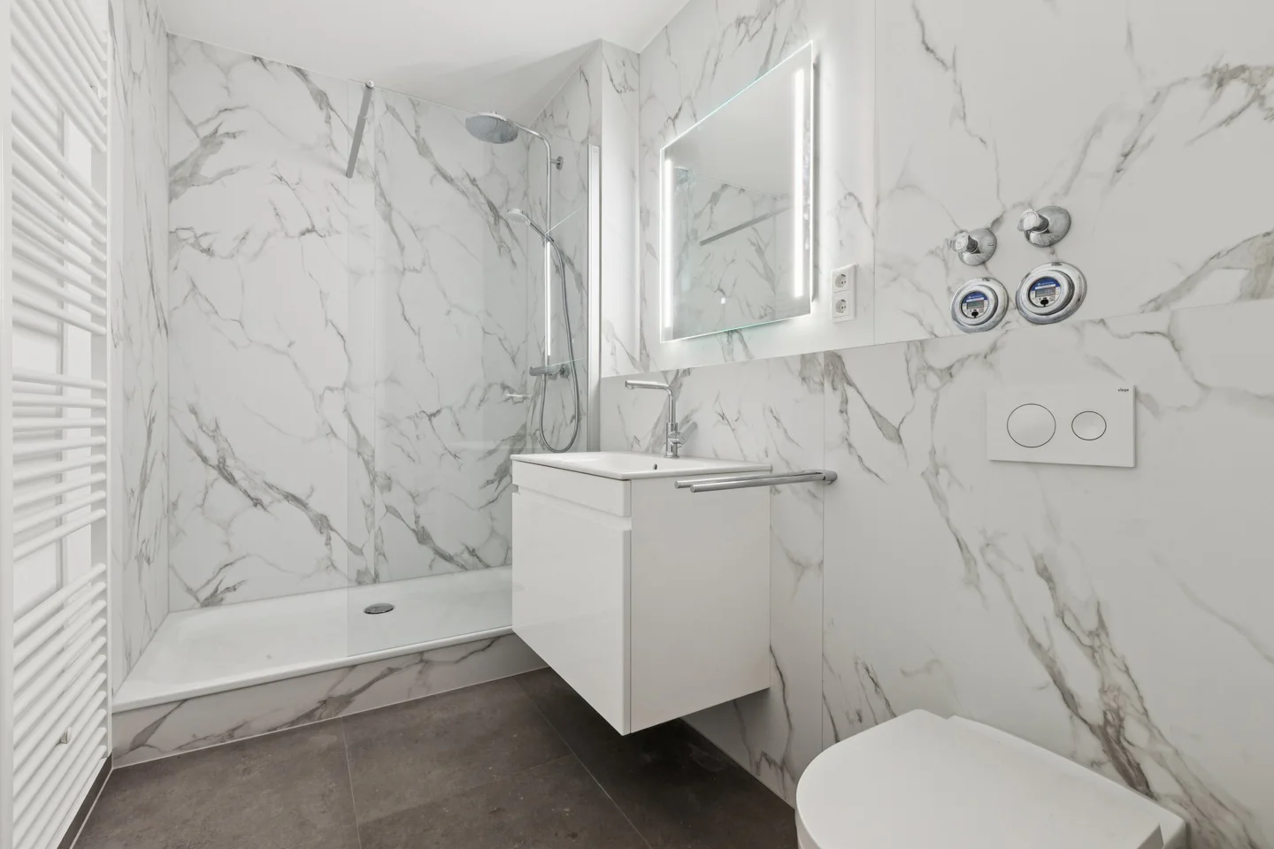 Stilvoller Altbau am Carlsplatz – eine echte Rarität - Foto 5