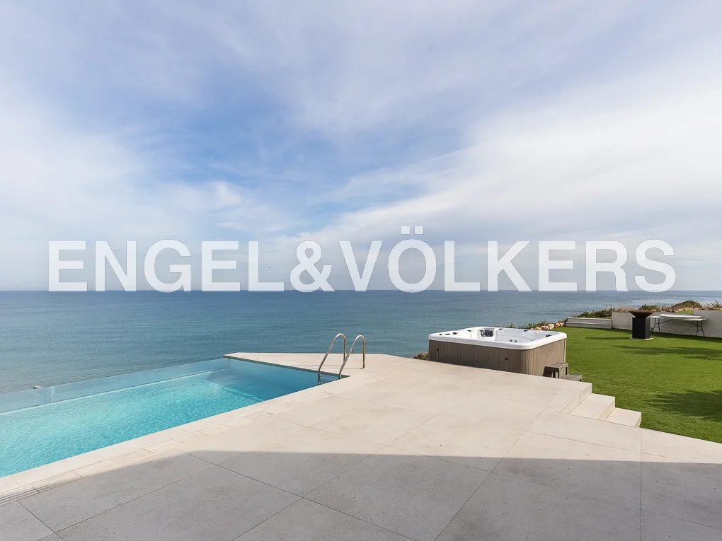 Great under construction house in Cullera