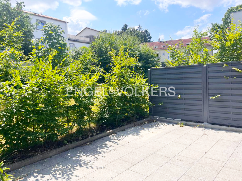 Bungalow-Wohnung mit Terrasse und Garten in der Grünen Mitte von Regensburg