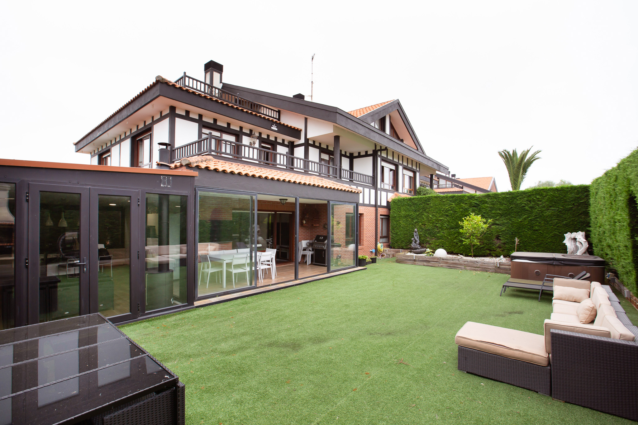 Exclusive property with sea views in Barrika