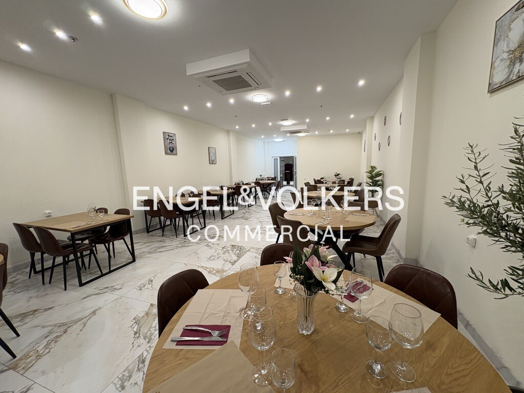 Gran local comercial con licencia C3 y terraza en Sants