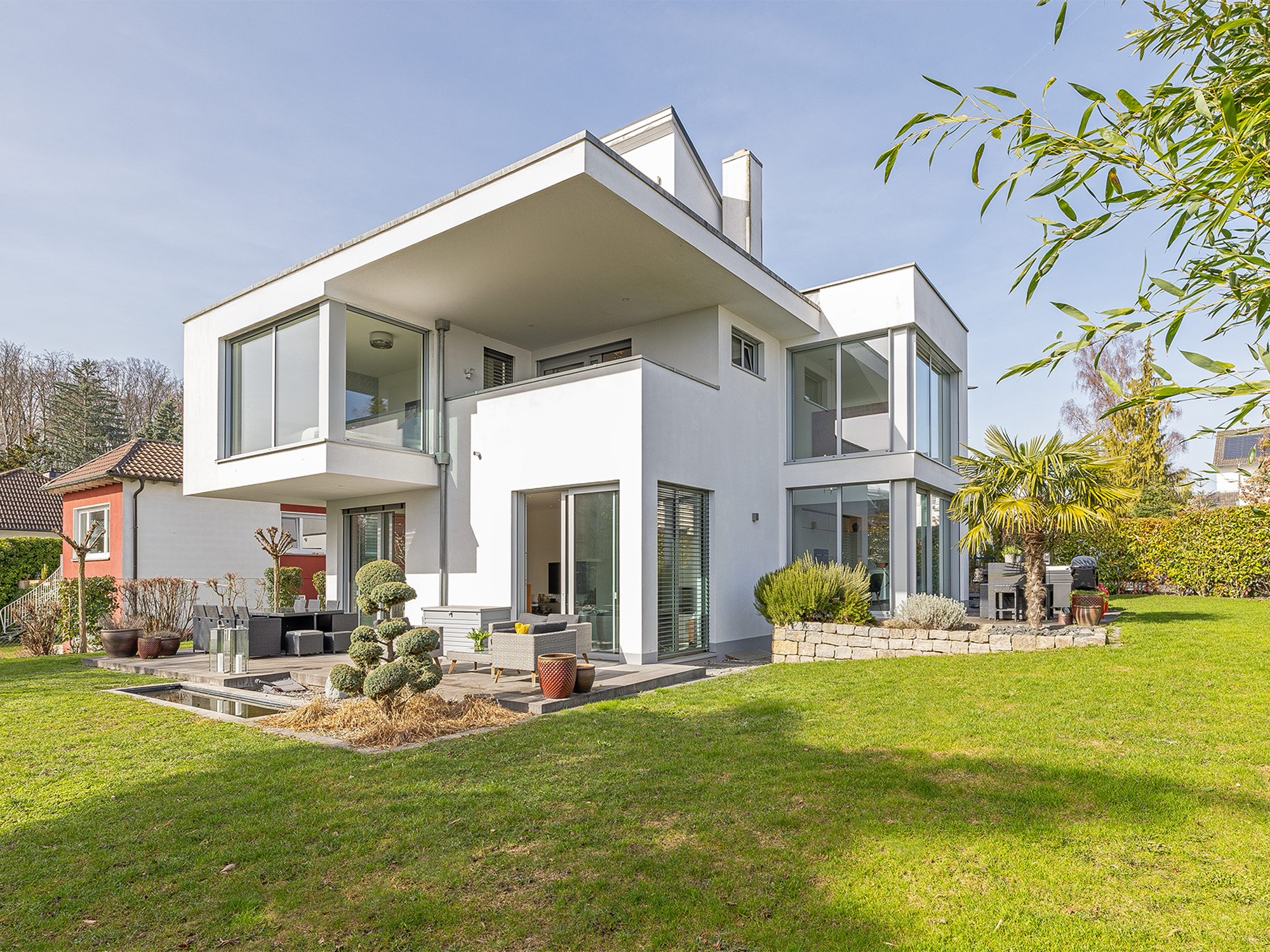 Exclusive top-tier living – Bauhaus-style architect-designed villa in a prime location in Oberursel