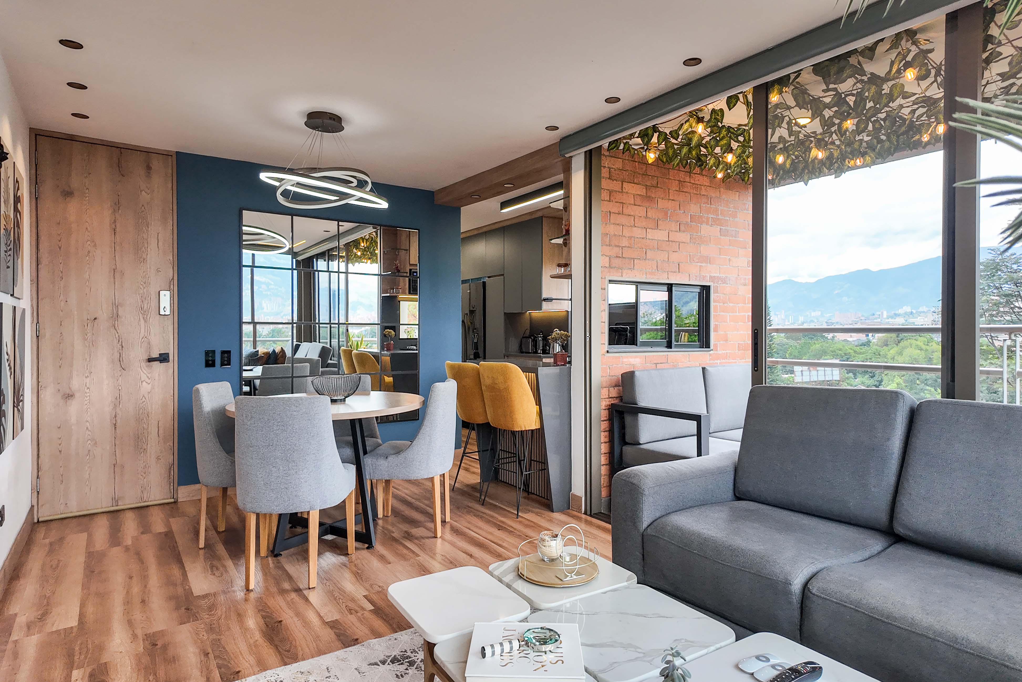 Apartamento de diseño y amoblado para venta en Patio Bonito, El Poblado