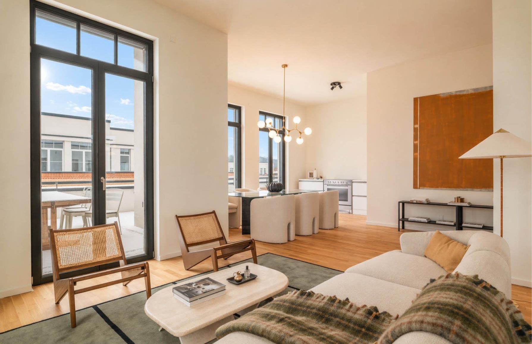 Retreat between the sky and the horizon