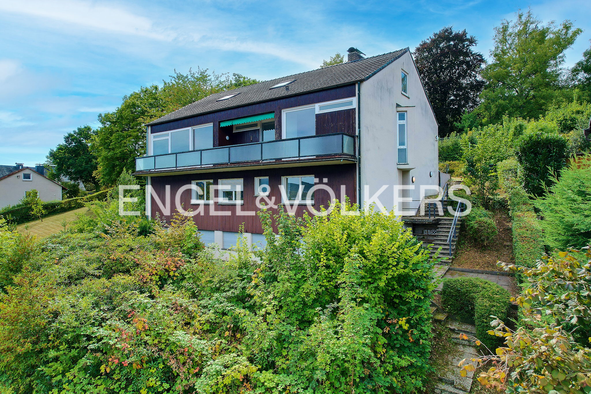 Vielseitiges Zweifamilienhaus mit Potenzial zum Dreifamilienhaus