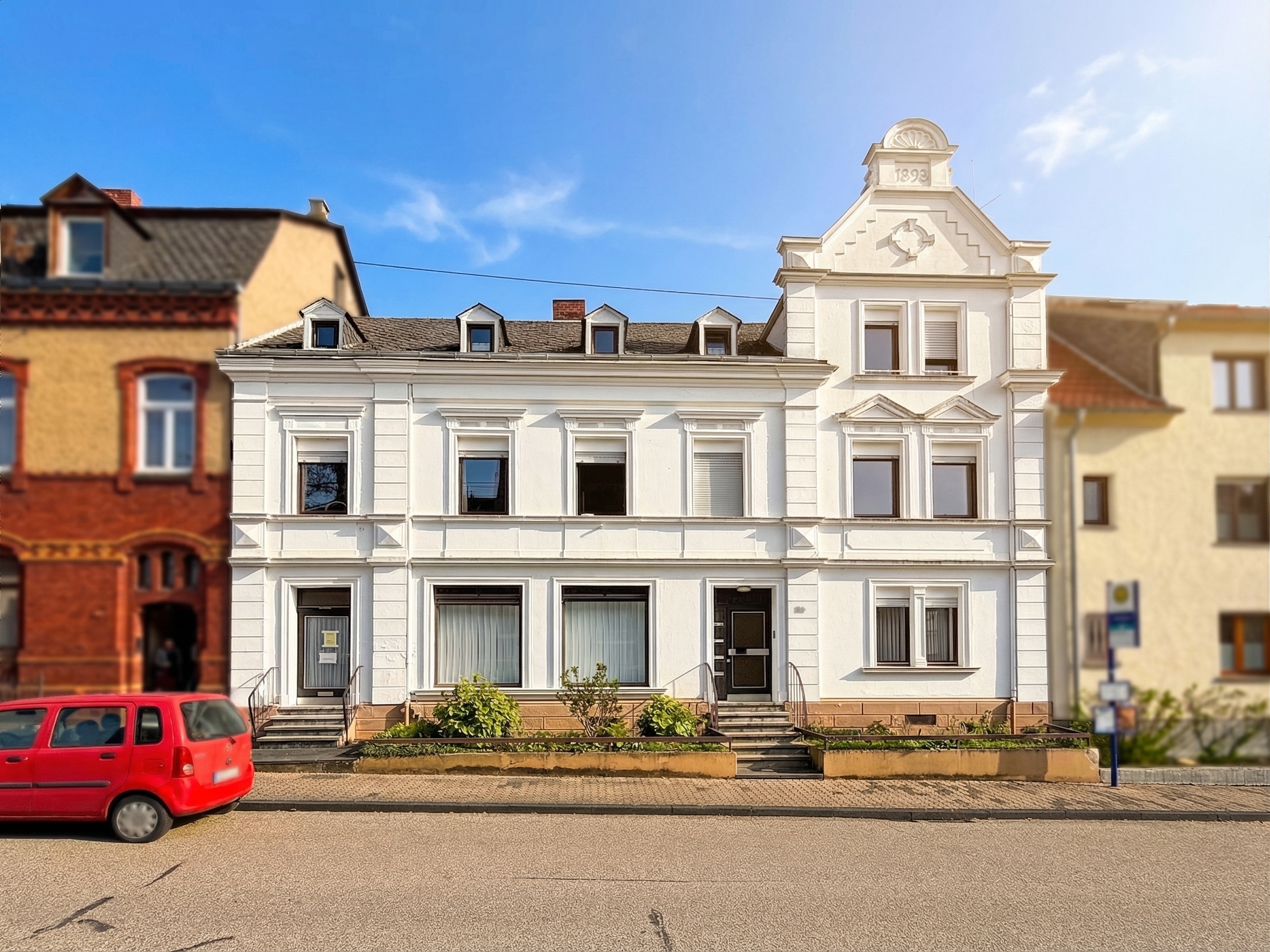 Historisches Mehrfamilienhaus mit Entwicklungs- und Ausbaupotenzial