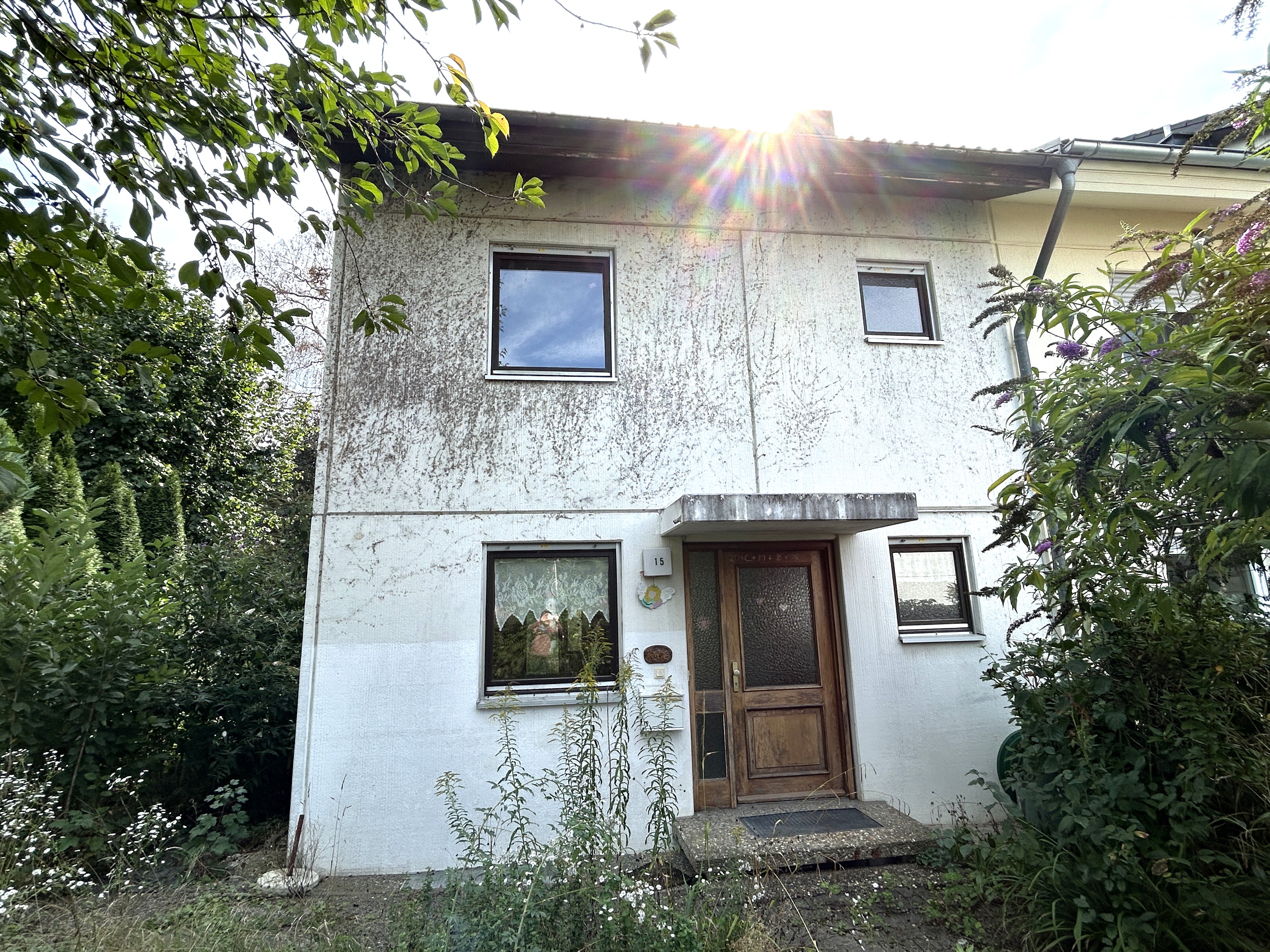 Coming Soon: Großzügiges Familienhaus mit Südterrasse, Garten und viel Potenzial zur individuellen Gestaltung in Weingarten