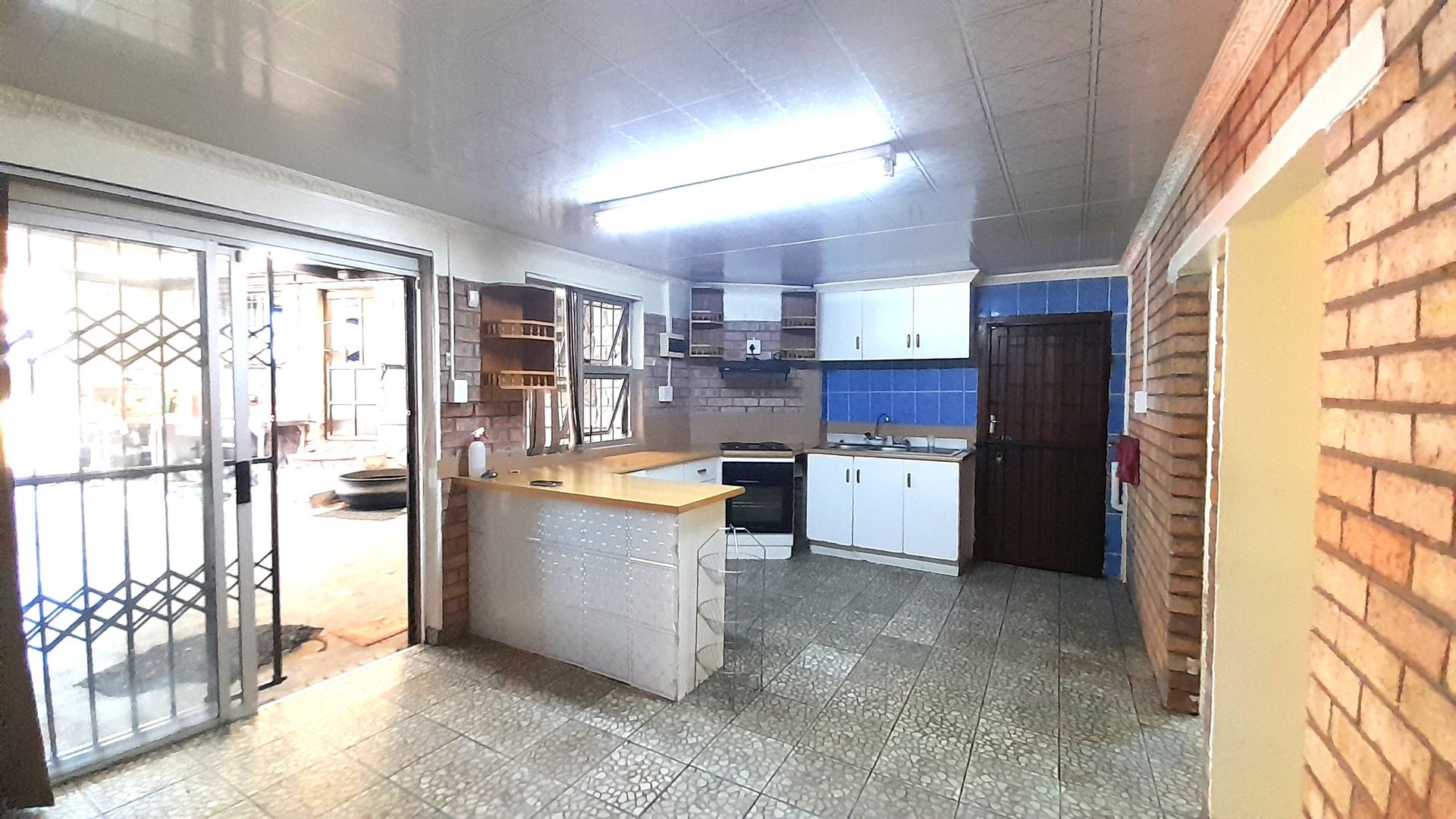 2 Bedroom outbuilding - Orient Heights