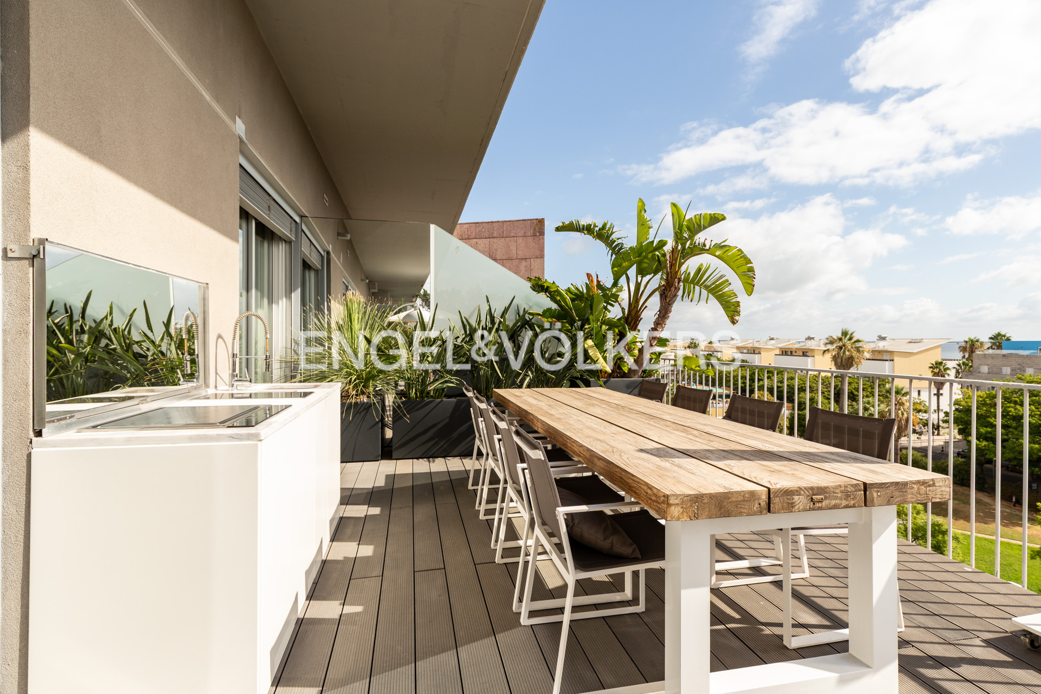 Elegant Penthouse with Large Terrace and River View – Parque das Nações, Lisbon