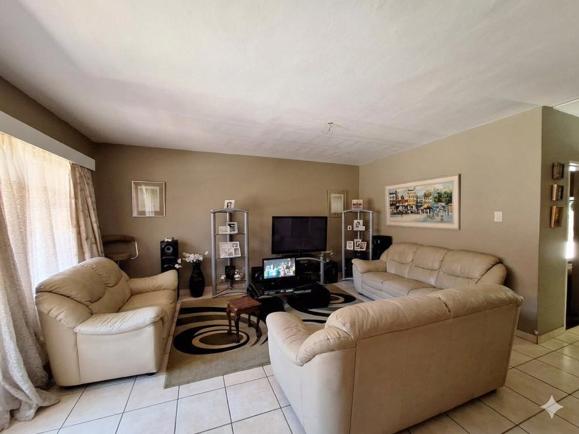The Perfect Family All-Rounder: 155sqm of Central Living