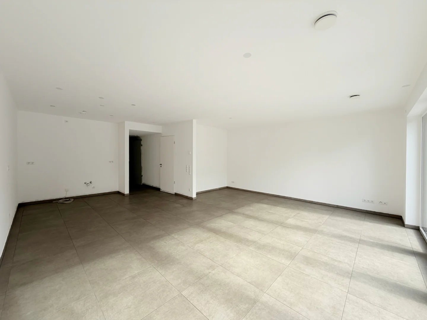 Moderne 2-Zimmer-Wohnung mit Balkon in ruhiger Lage - Foto 2