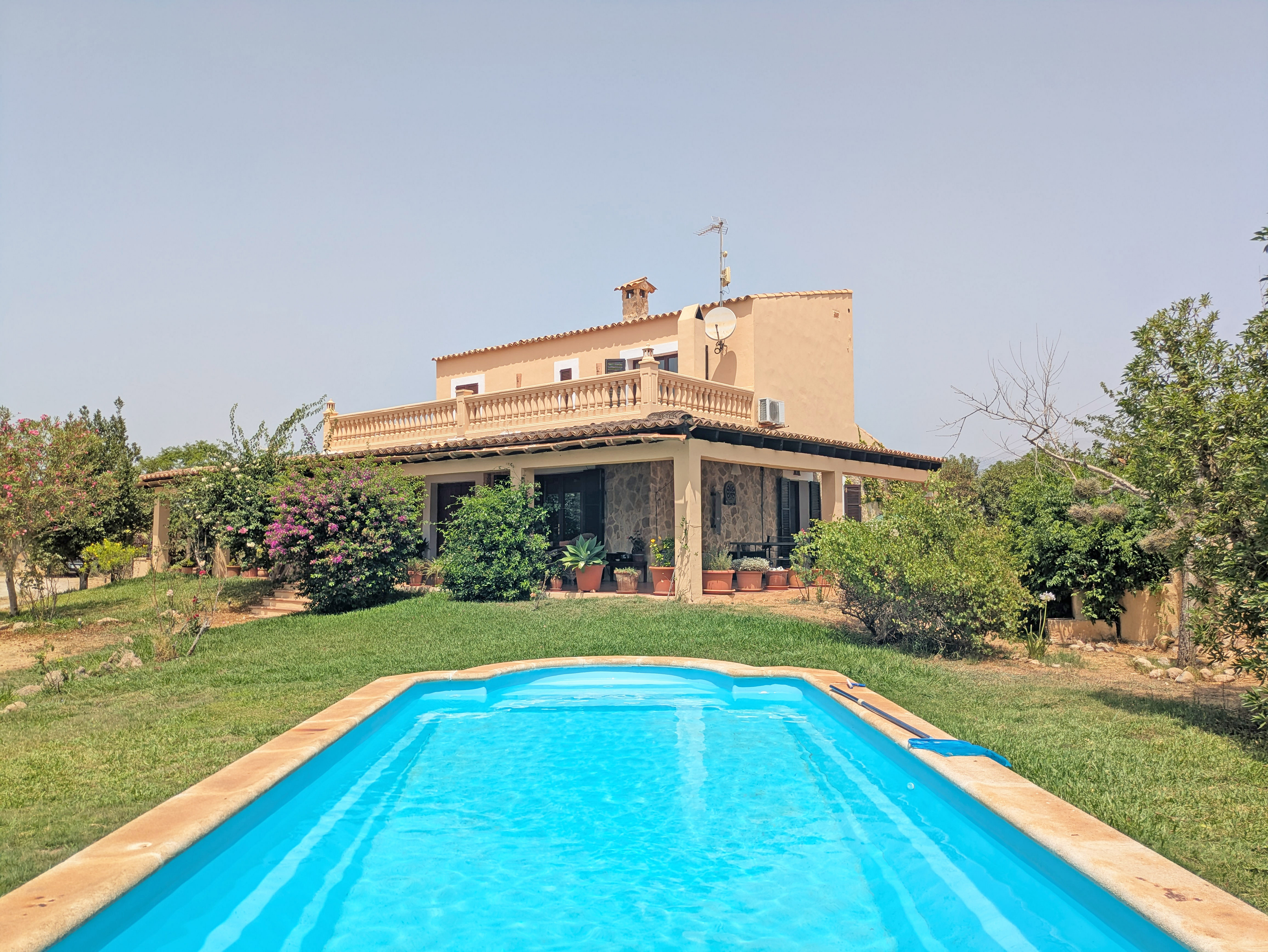 Charming finca with pool and spacious outdoor area