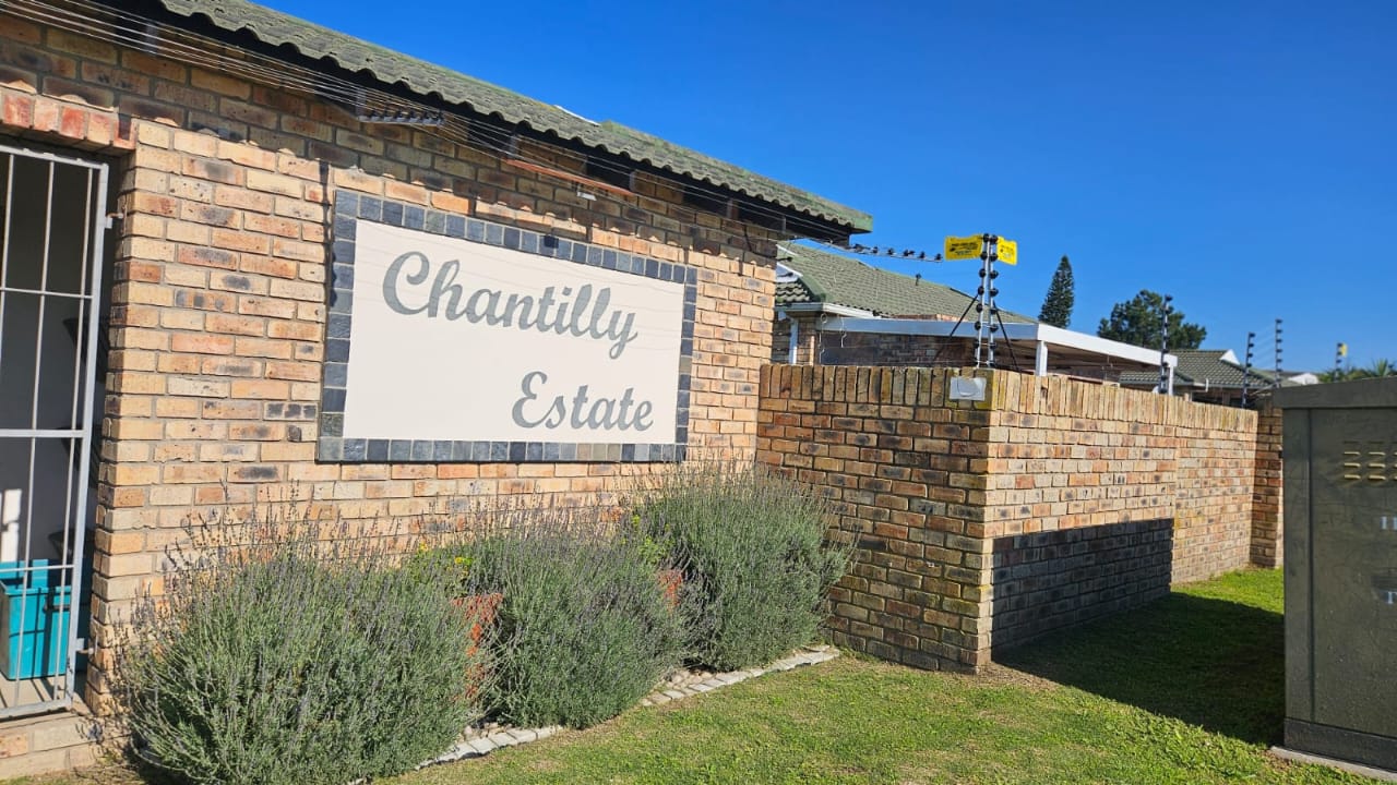 Townhouse in Chantilly Estate Sherwood