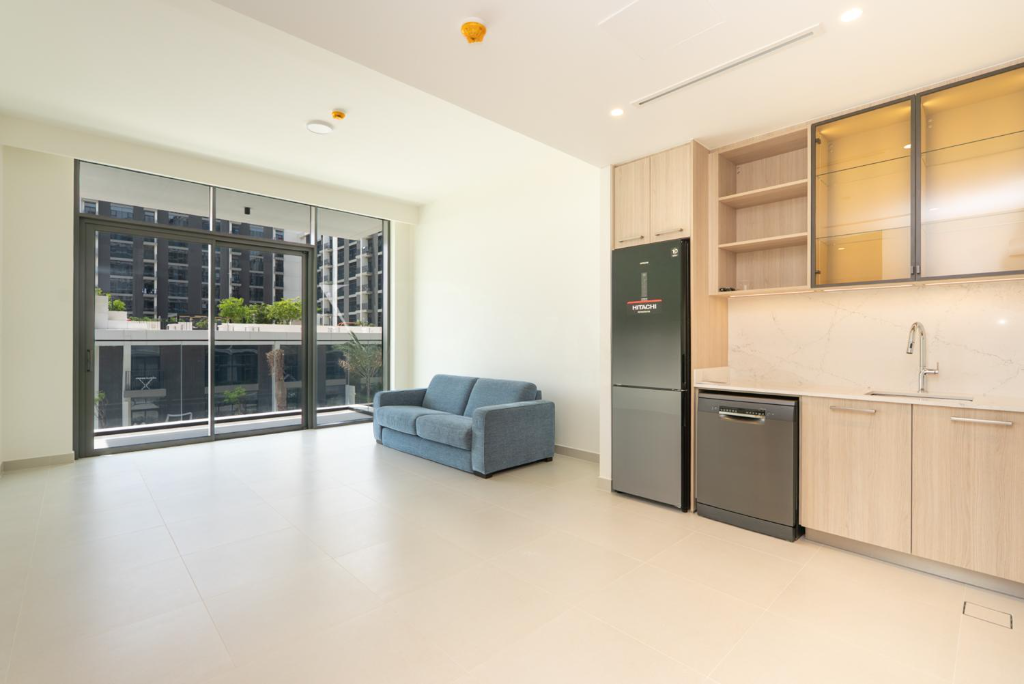 Semi Furnished | Upgraded | Premium Amenities