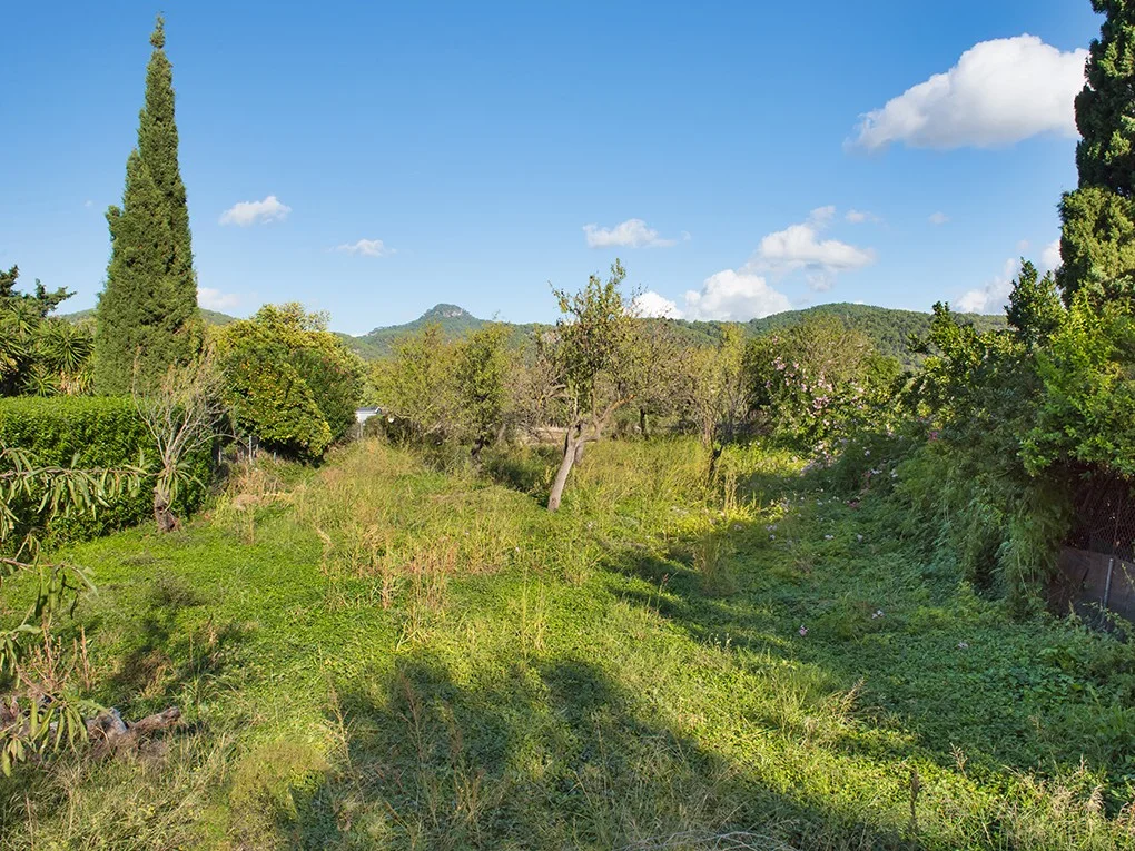 Building plot with view into the Tramuntana mountains