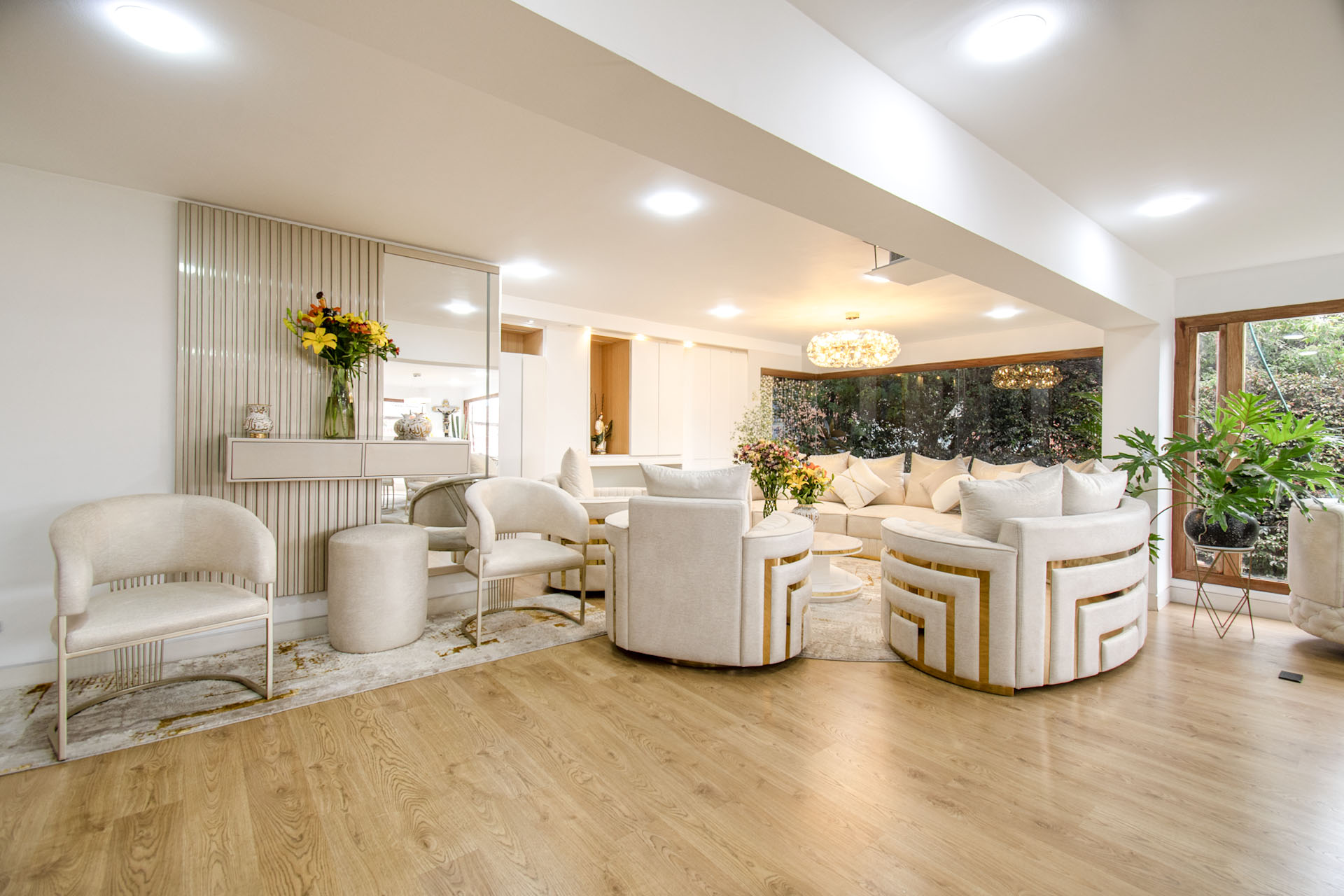Moderna casa en conjunto cerrado para venta en Gratamira