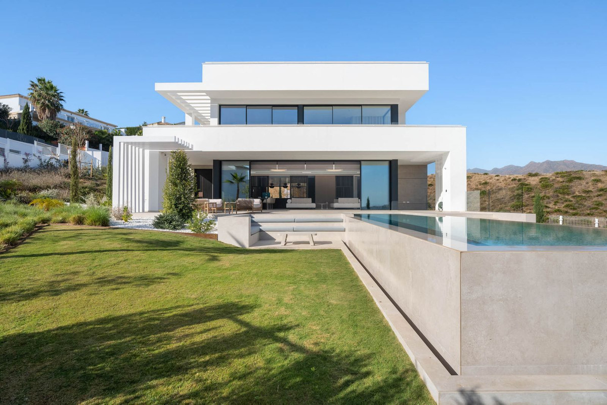 Spectacular and High-Quality Designer Villa – Almost Finished
