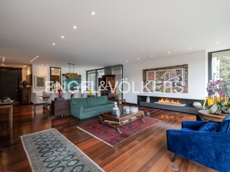 Apartamento con balcones y vista para arriendo en La Cabrera
