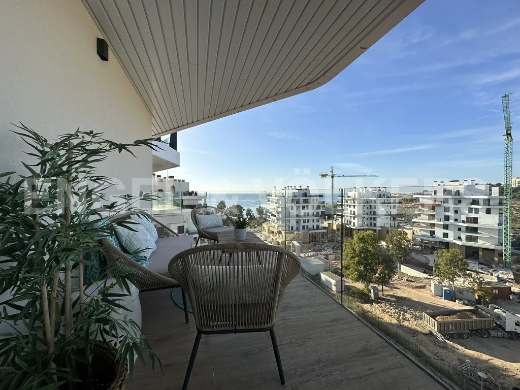 Spacious penthouse with panoramic views