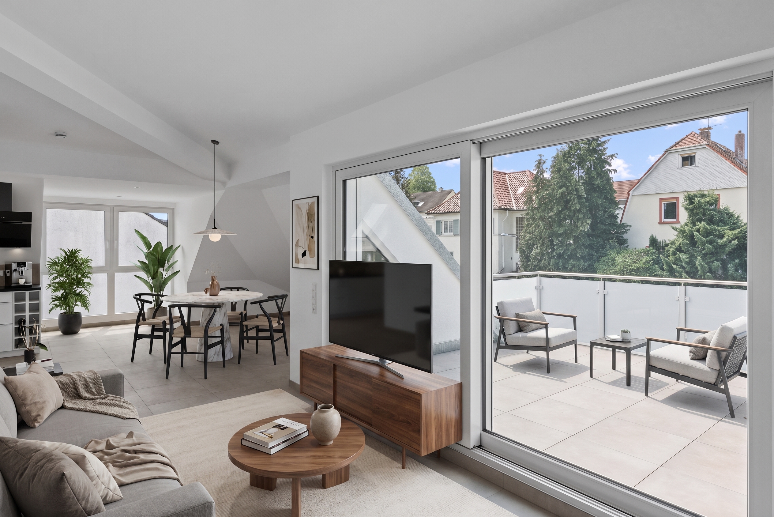 Luxurious penthouse with spacious rooftop terrace and 3 balconies