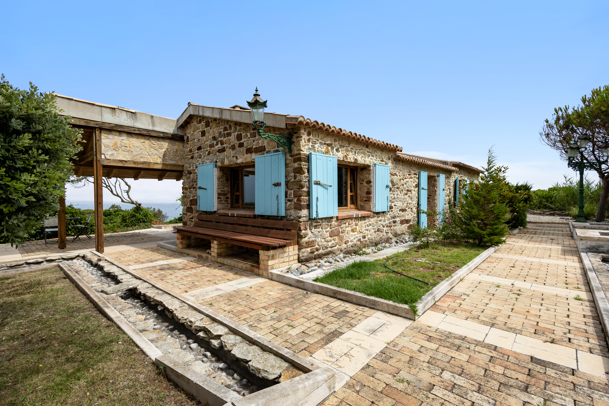 Exclusive Beachfront Retreat at Praia do Salgado