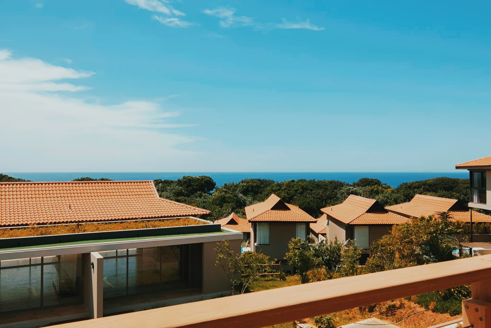 LUXURY 3 BEDROOM HOME TO RENT IN ZIMBALI ESTATE | SEA VIEWS | DOUBLE GARAGE | GOLF CART INCLUDED