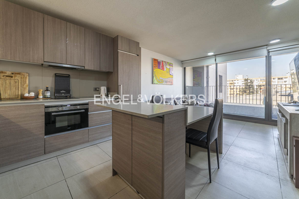 Dúplex con terraza privada a pasos de Plaza Ñuñoa