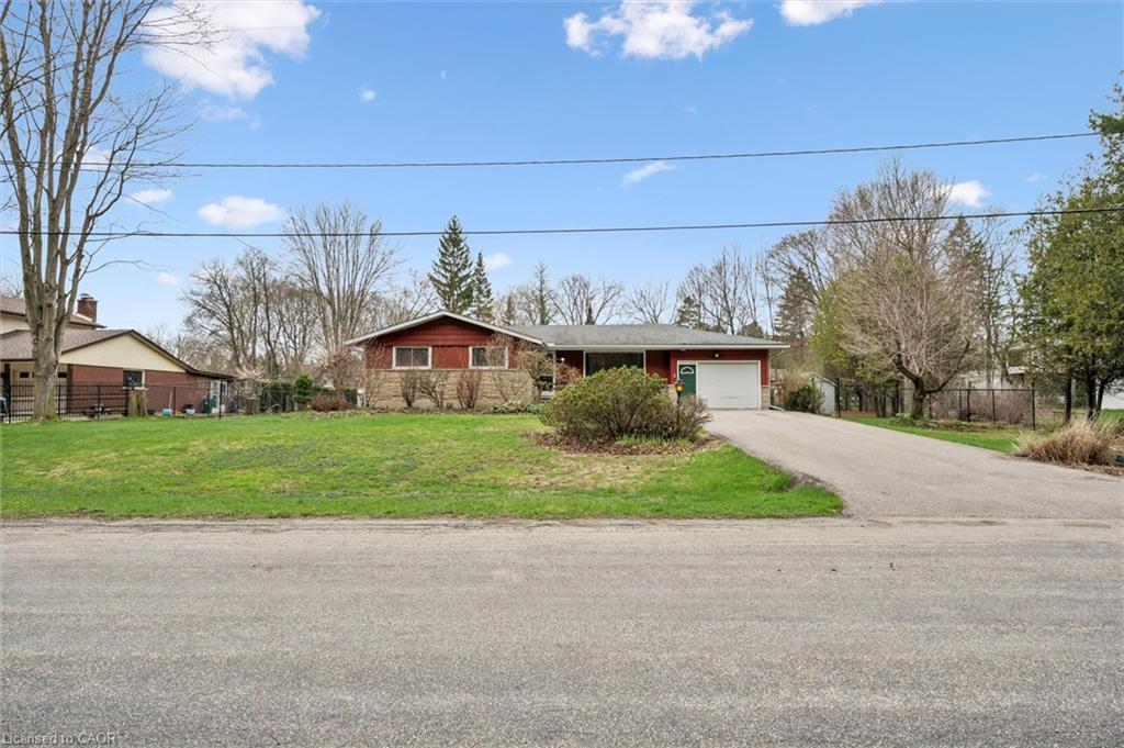 Peaceful Family Home With A Large Backyard