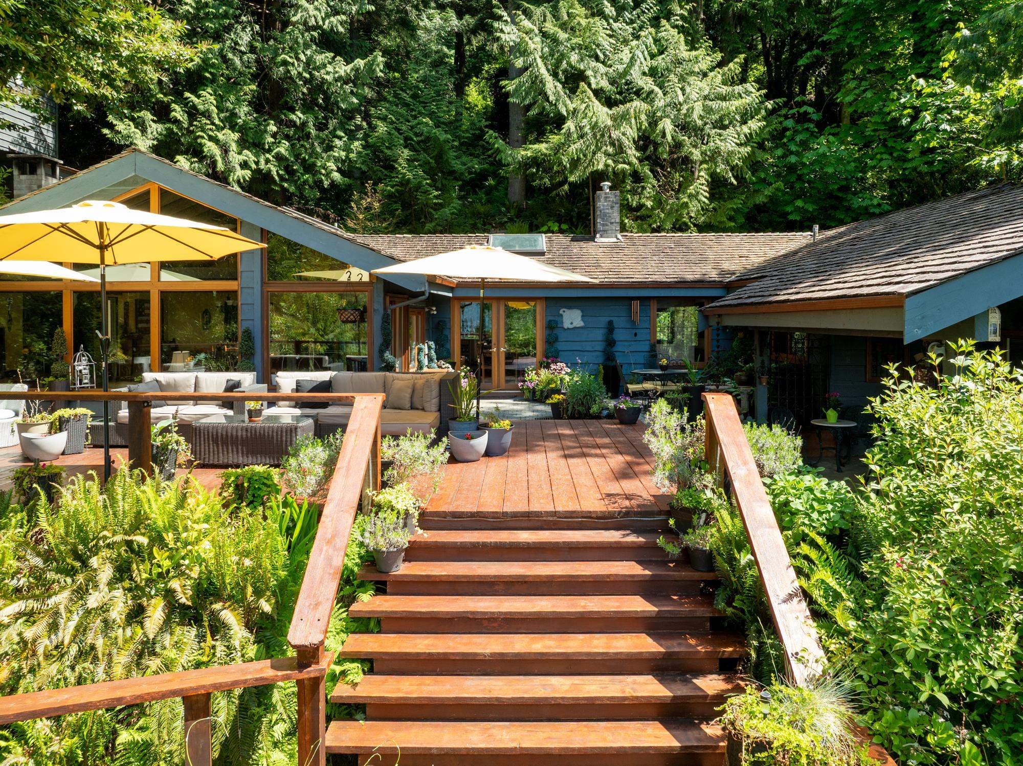 Post and Beam Rancher with Spectacular Howe Sound Views