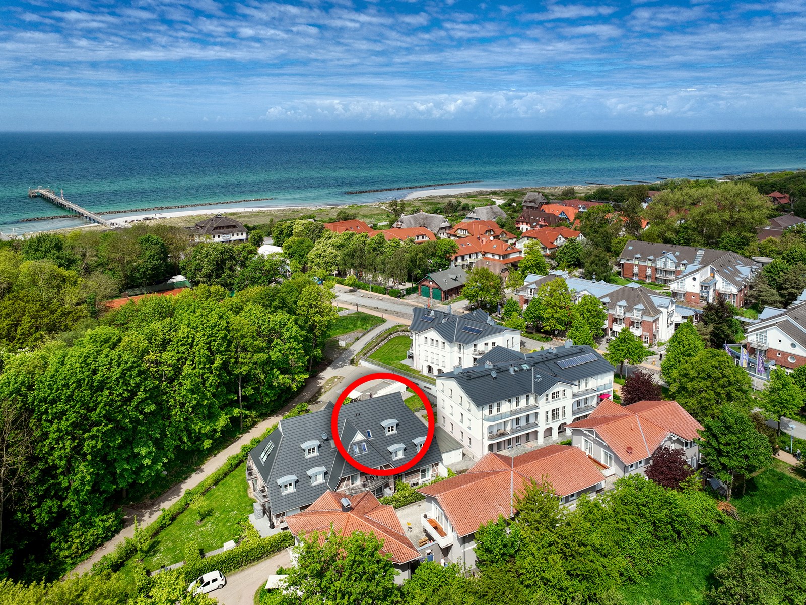 Entzückende Ferienwohnung im Dachgeschoss - 150 Meter zum Strand mit Terrassenfläche im Garten