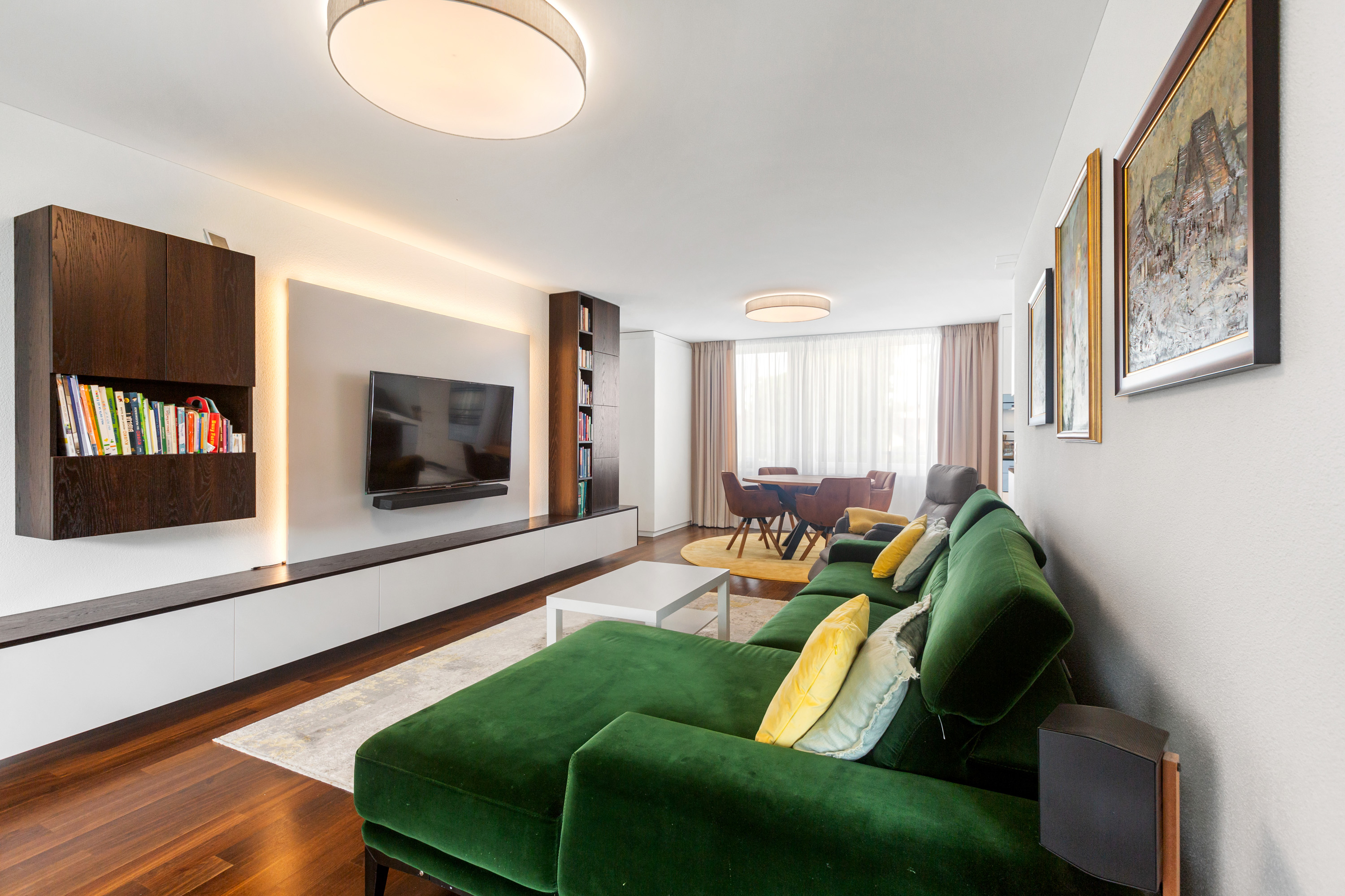 Modern living between city and nature