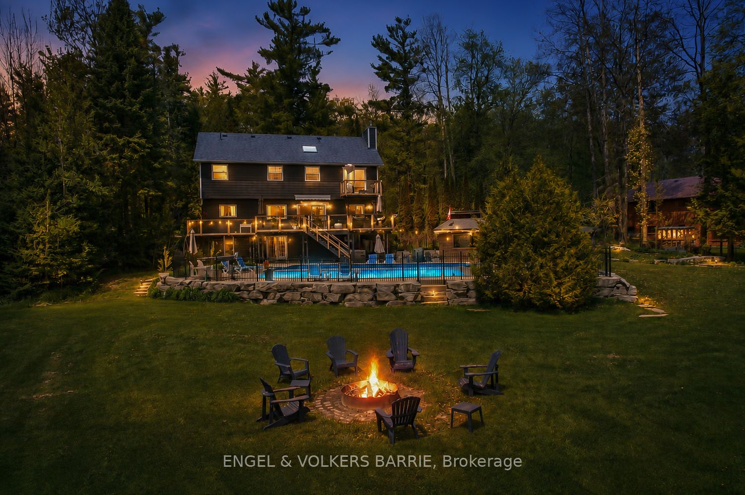 Rural Resort-Like Beauty, Just Outside Town Amenities!