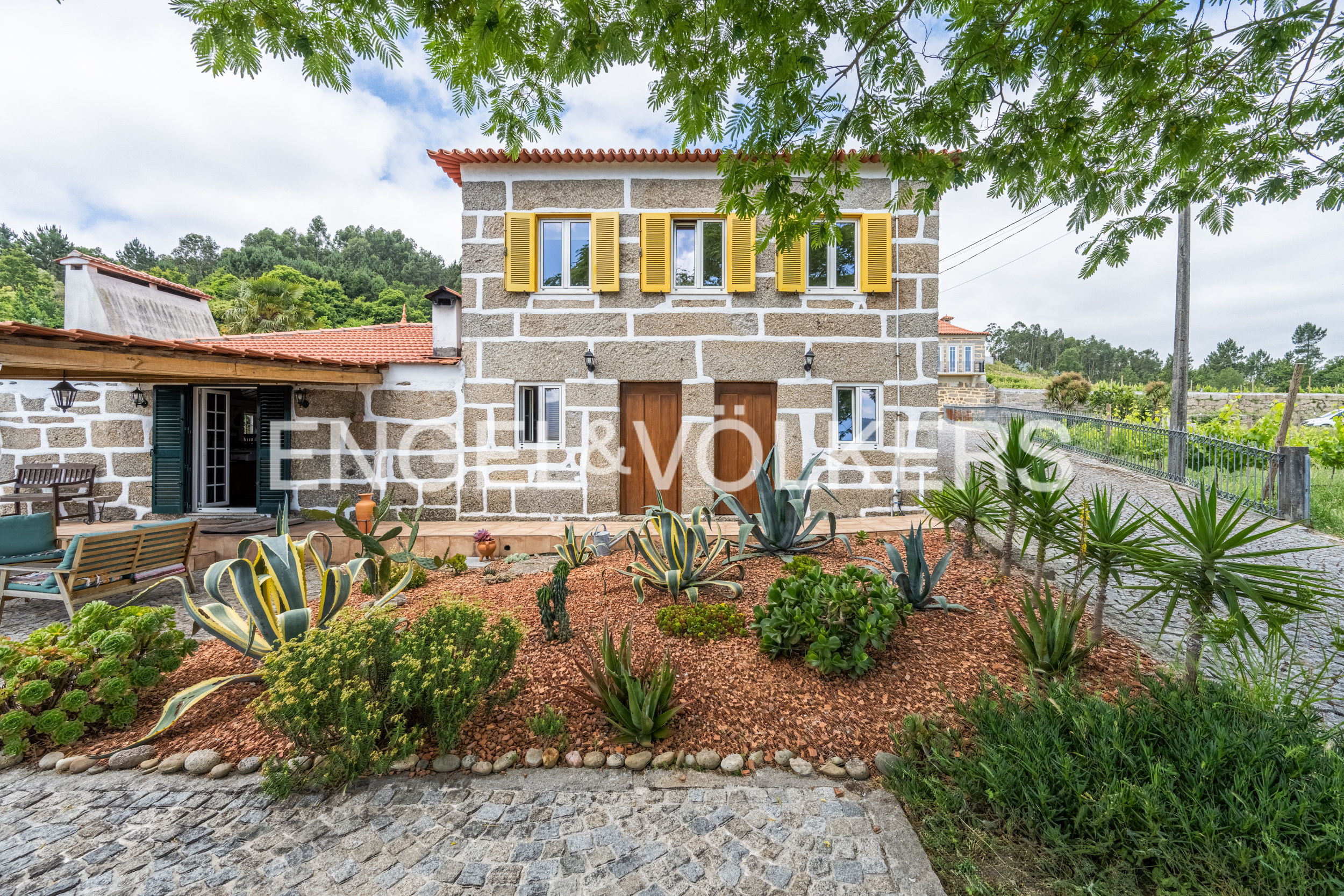 Estate with Stunning Views over the Douro Valley