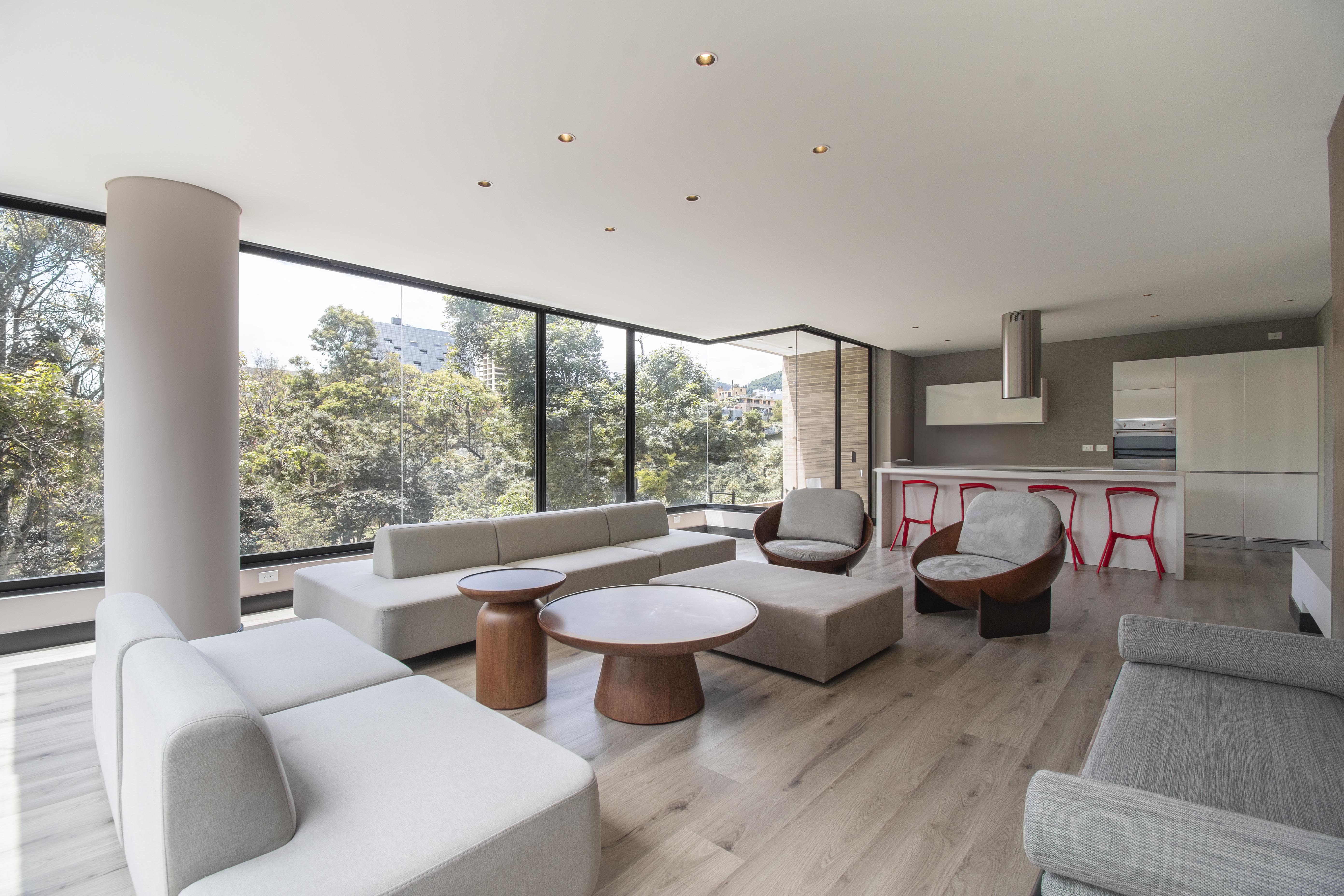 Moderno apartamento con amplio balcón para venta en El Virrey