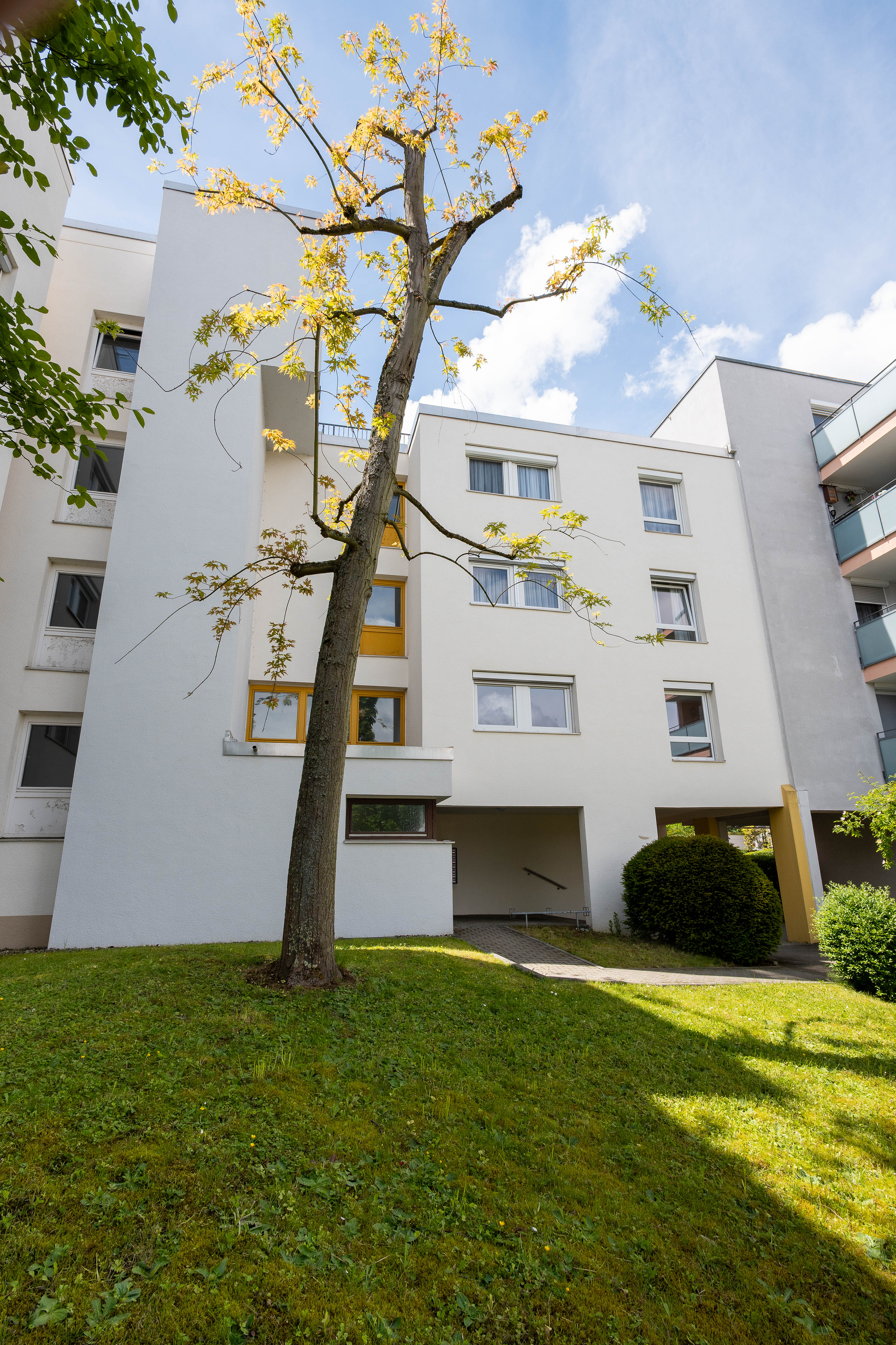 Lichtdurchflutete 4,5-Zimmer-Wohnung mit Balkon in Sulzgries!