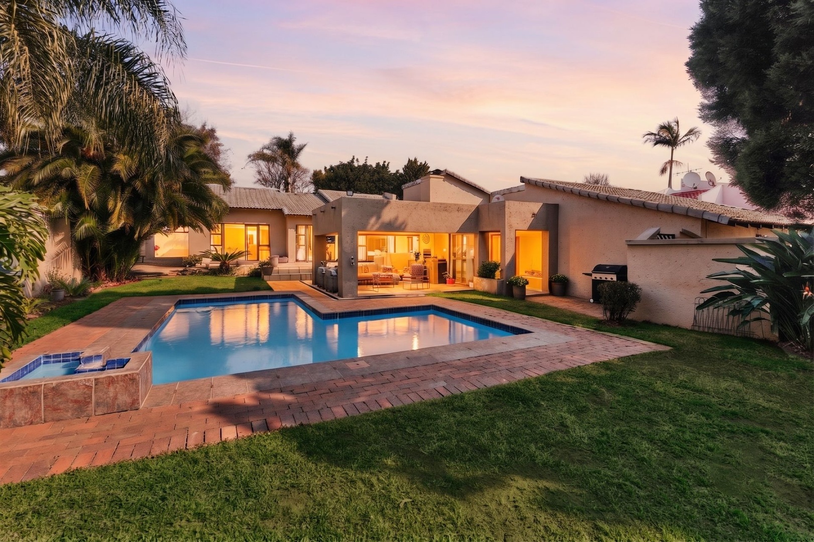 A beautiful 4 bedroom north-facing home