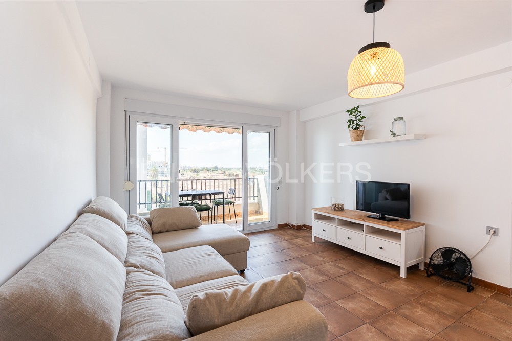 Charming apartment with sea views
