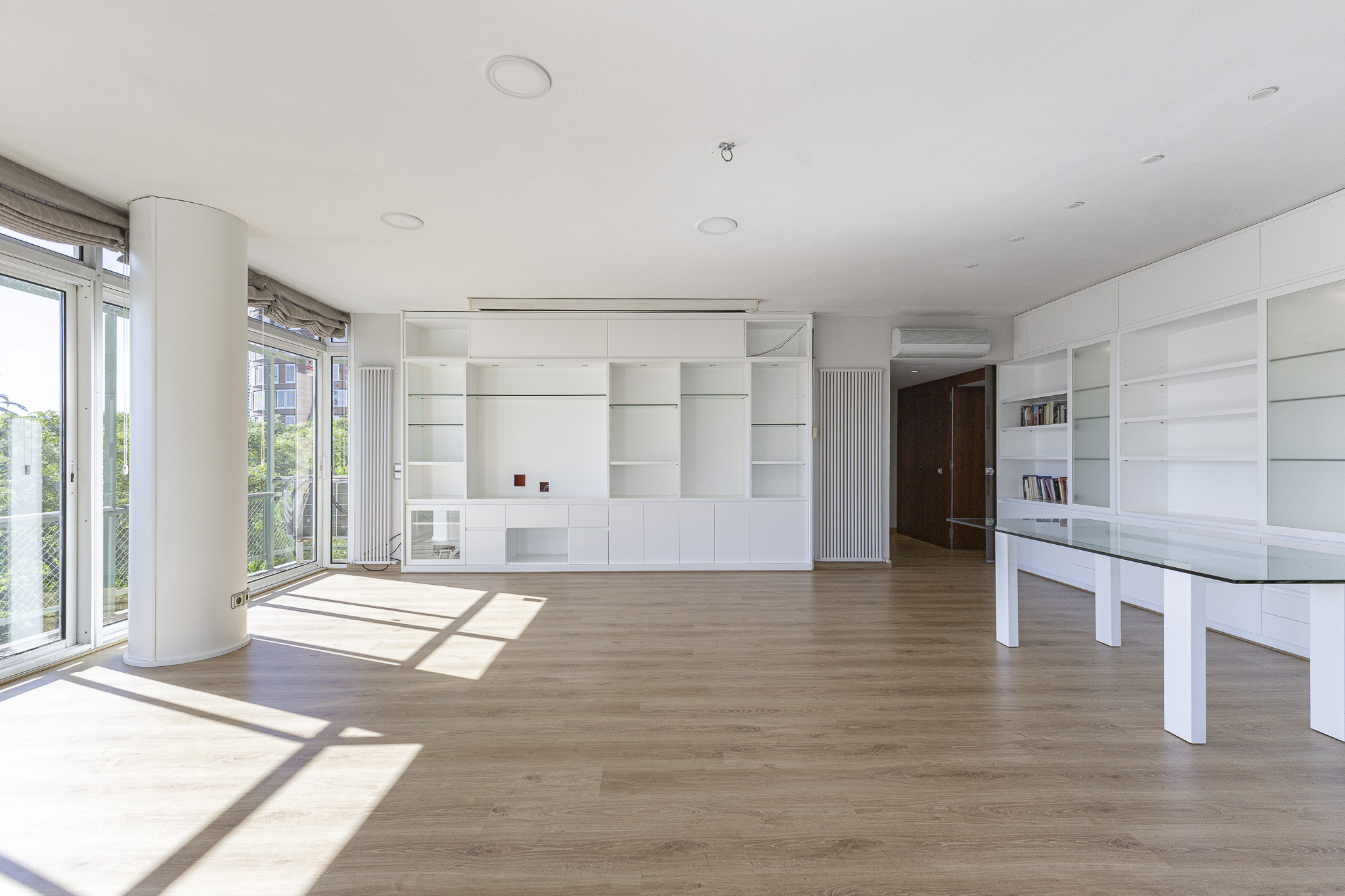 Elegance and spaciousness by the Mediterranean: La Vila Olímpica del Poblenou