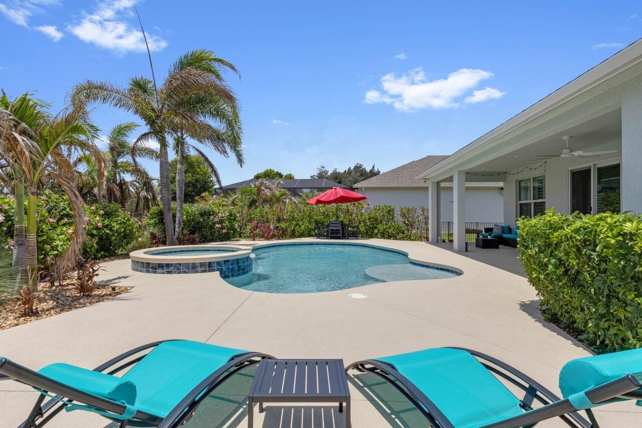 Open Concept Premium Upgrades Private Pool