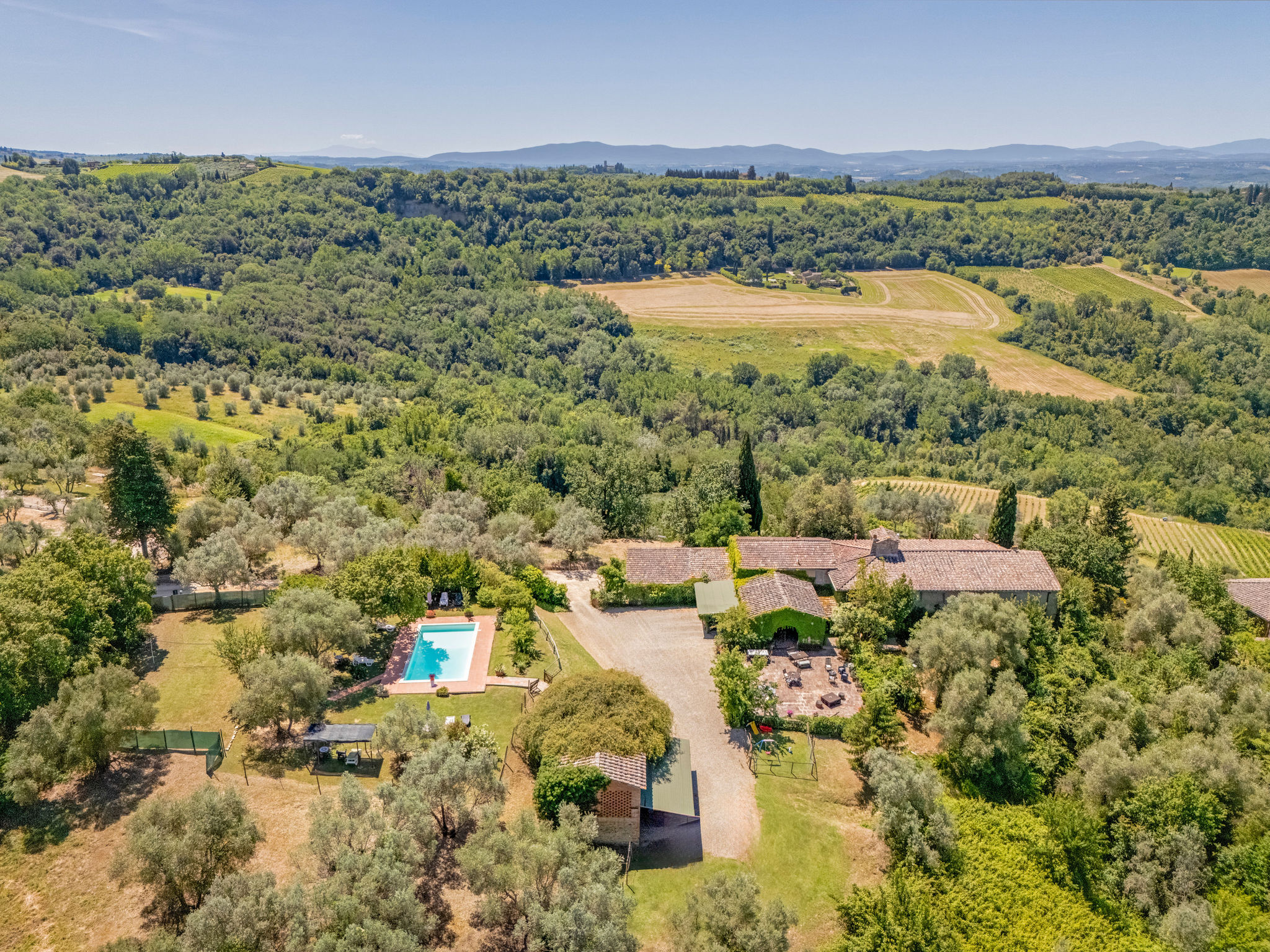 In the heart of the legendary Semifonte, an authentic village of rare beauty