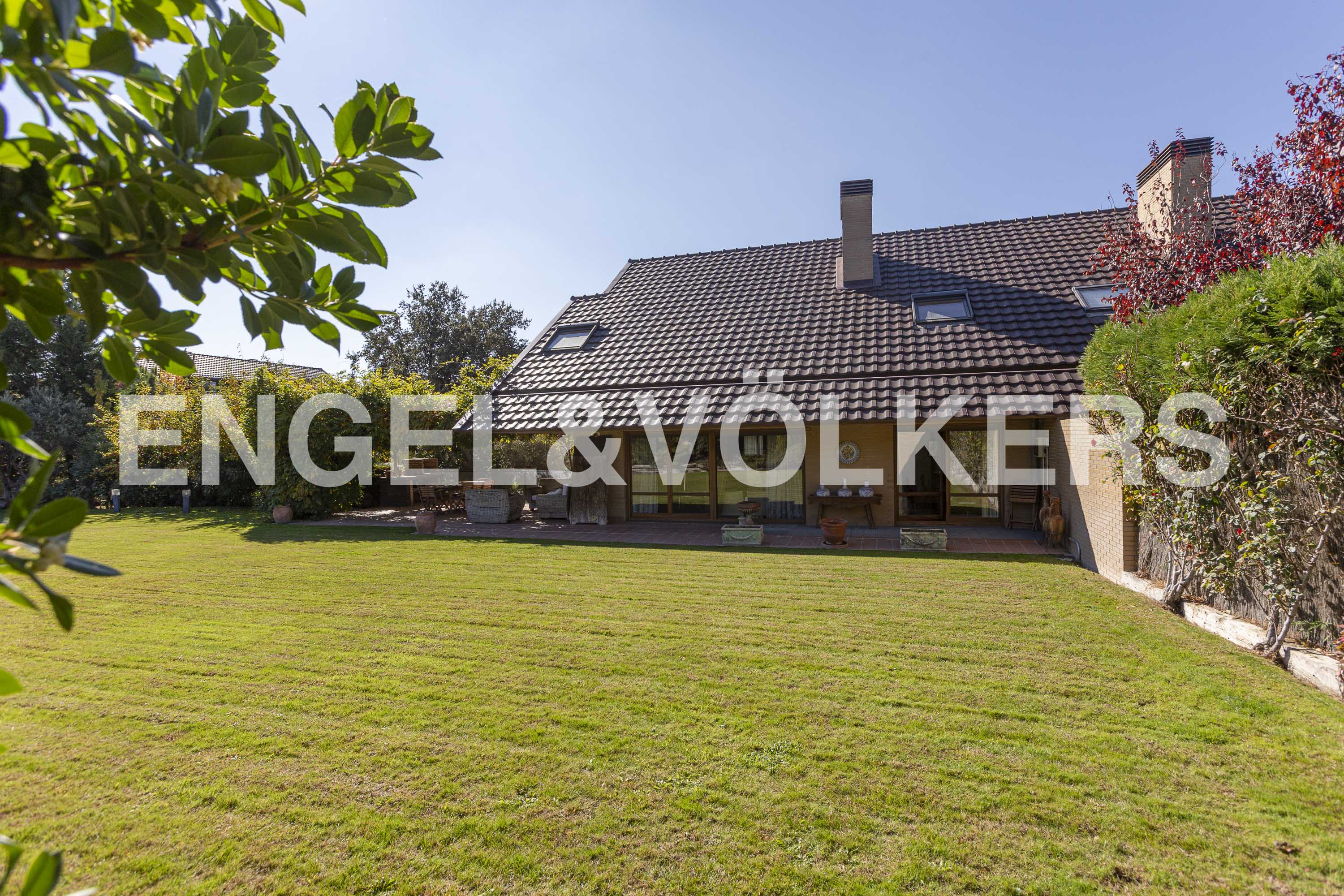 Exclusive semi-detached chalet in Boadilla