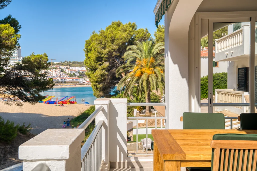 Alquiler vacacional - Villa sobre la playa de Arenal d'en Castell, Menorca