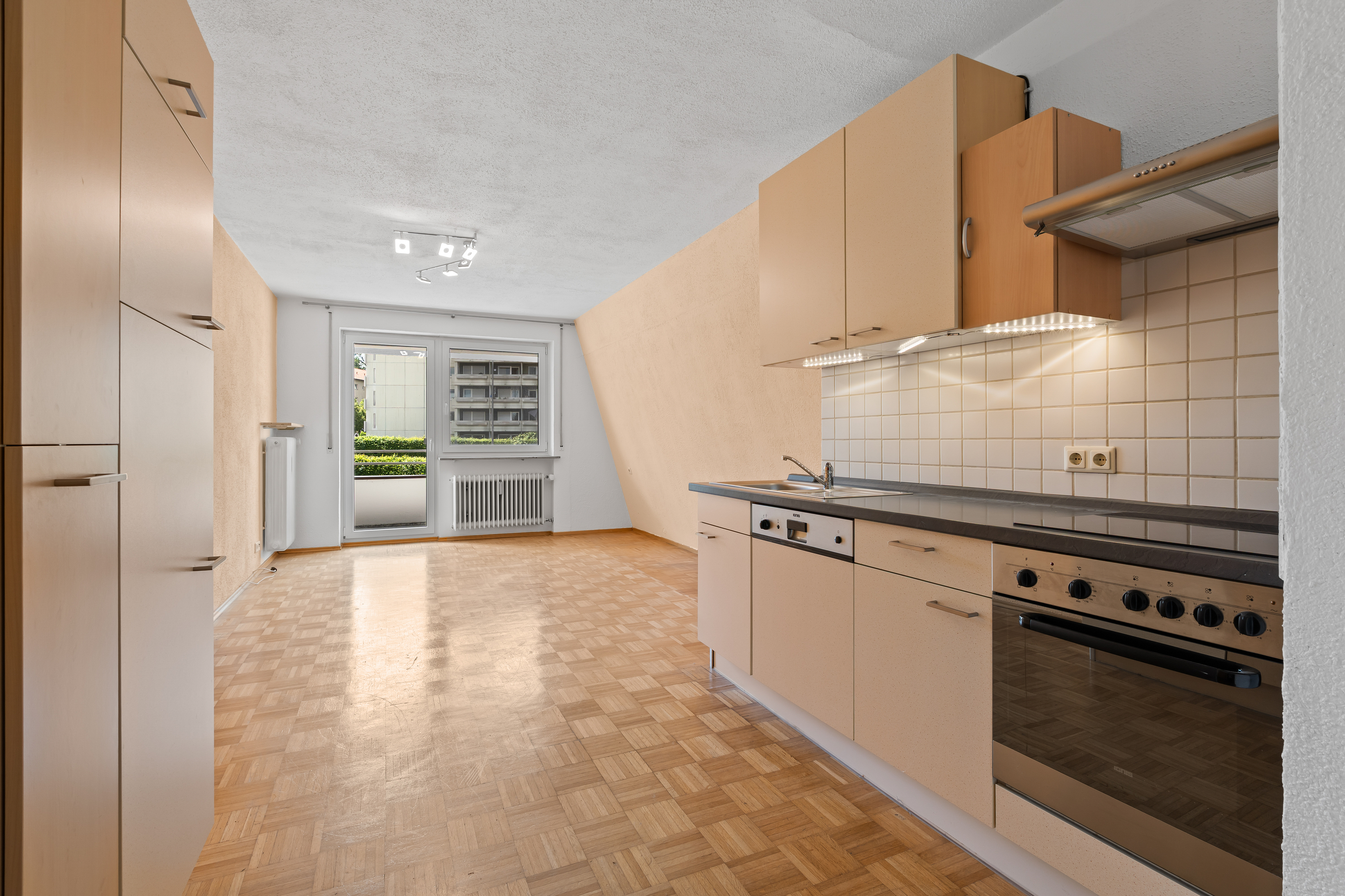 Charmante 2-Zimmer-Wohnung mit Westbalkon und Tiefgaragenstellplatz in zentraler Lage von Kempten