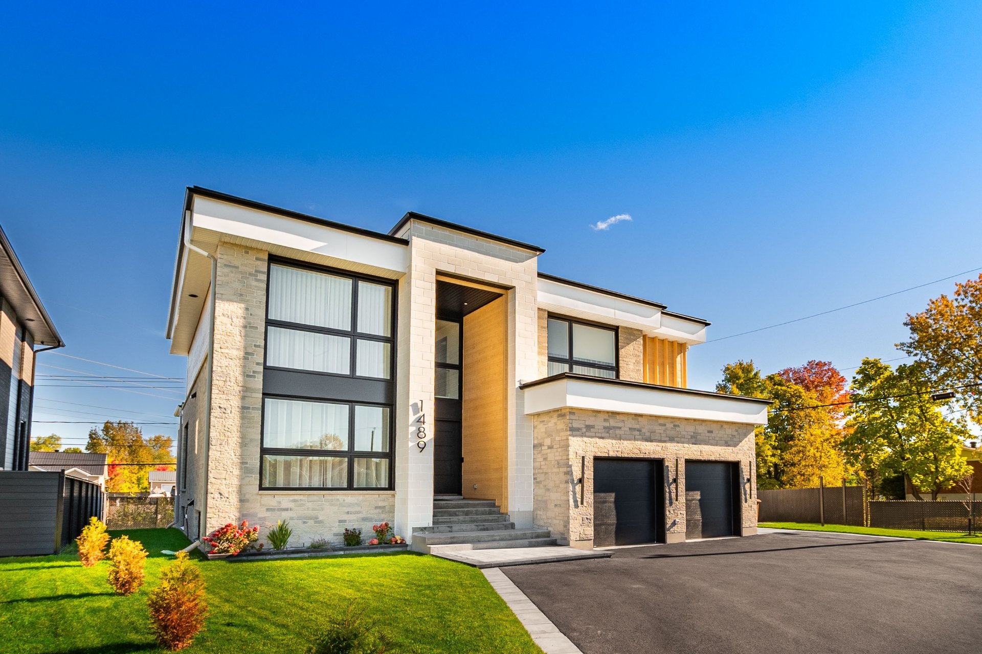 Elegant architecture, refined finishes and natural light