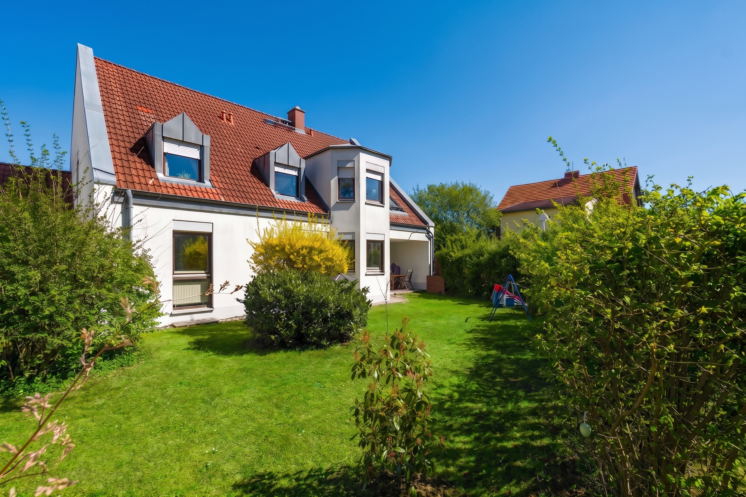 Charmante Wohnung mit Einfamilienhaus-Charakter und eigenem Garten