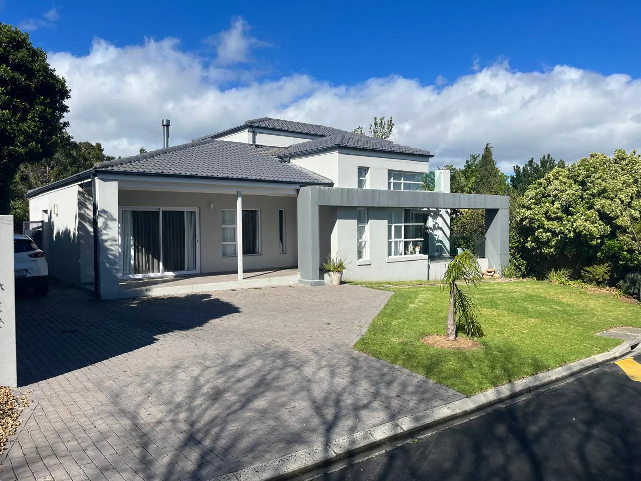 3 bedroom house to rent - bel'aire, Somerset West.jpg