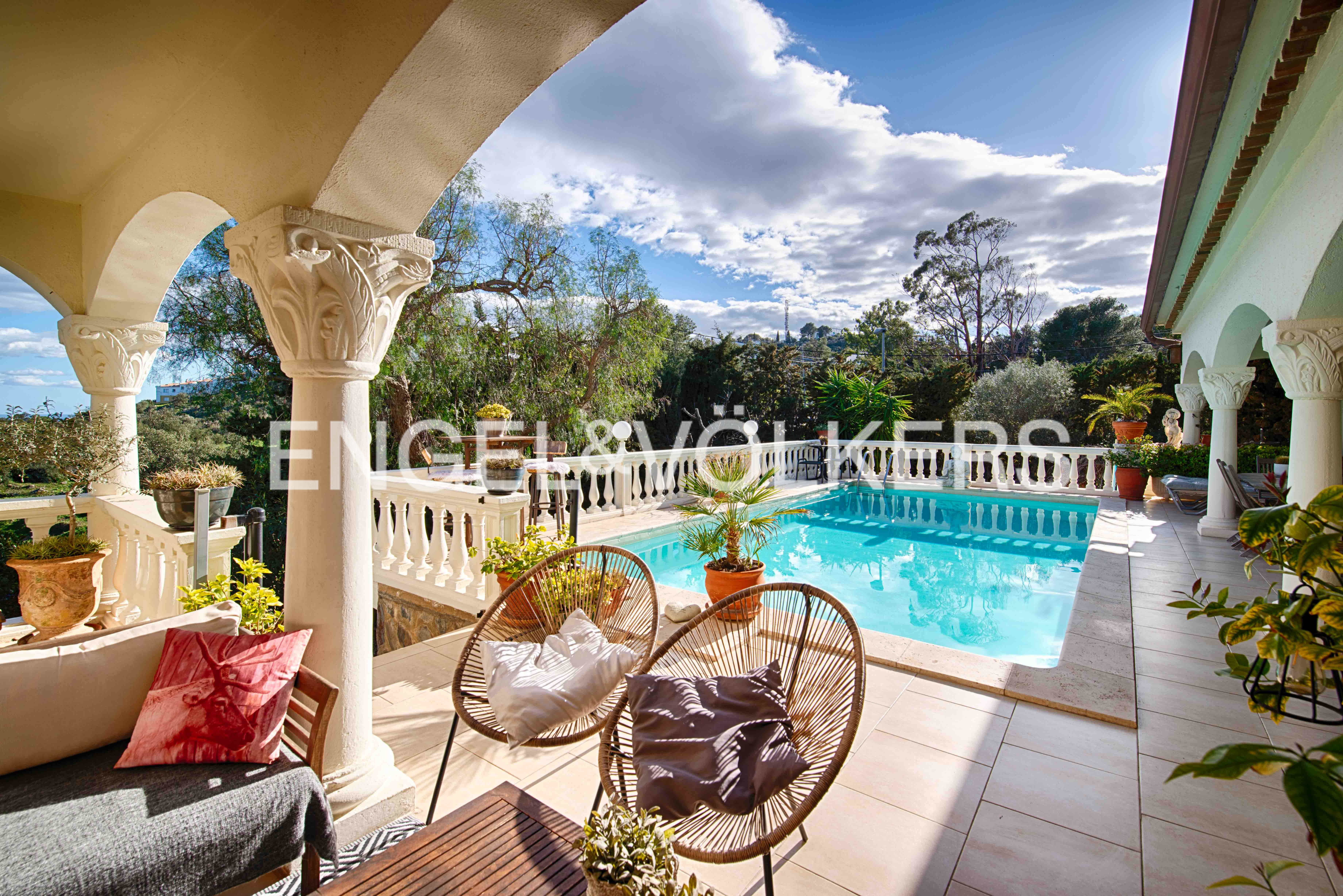 House next to the natural park in an exceptional location