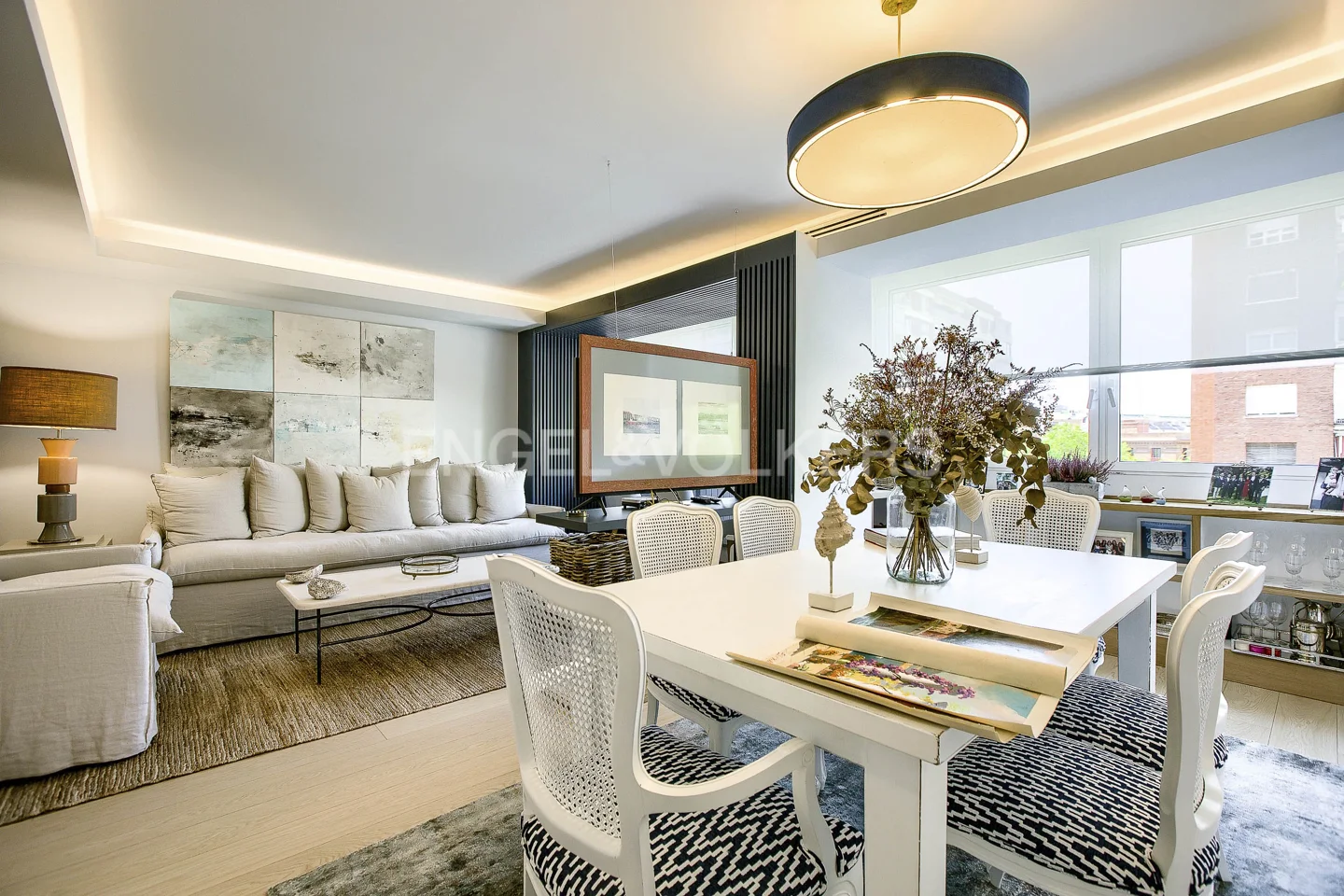 Elegant and newly refurbished flat on Principe de Vergara